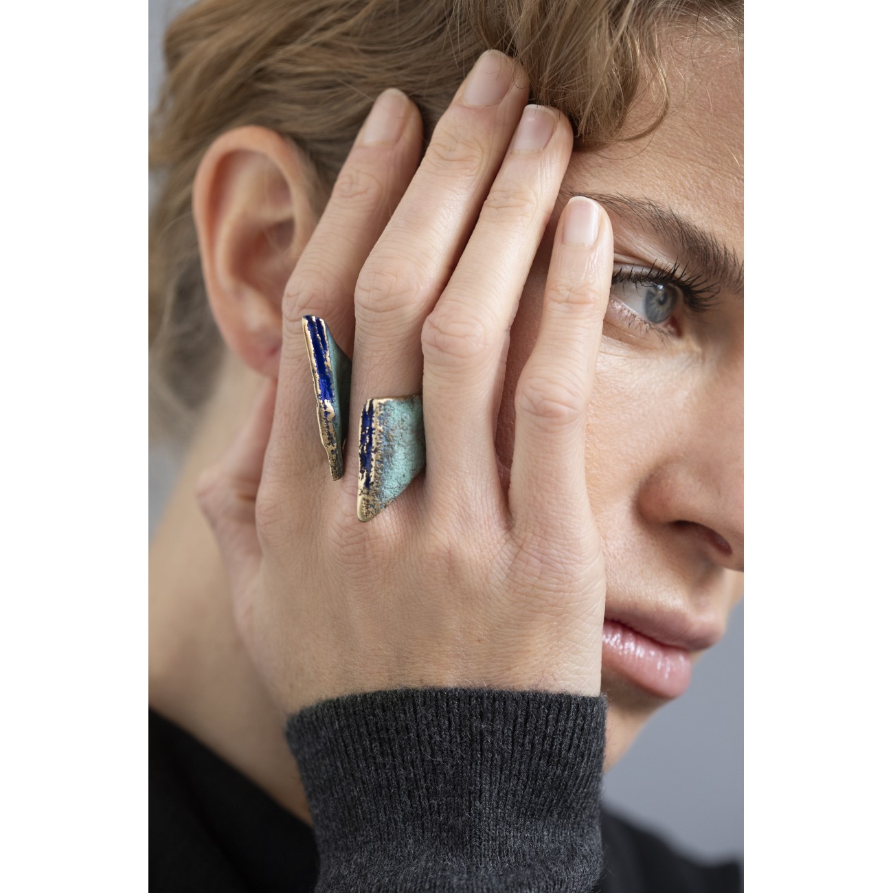 ANILLO ASIMÉTRICO AL VIENTO
