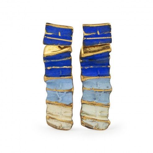 Pendientes en azul y beige...